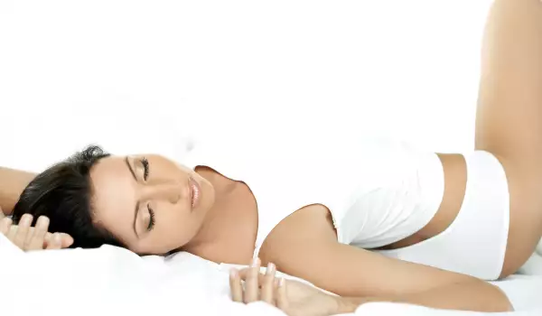 Как позицията, в която спим, се отразява на здравето ни
