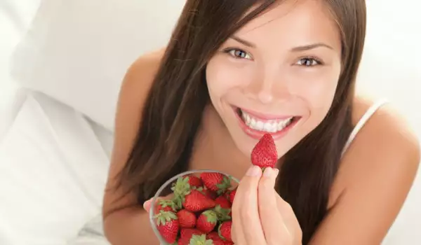 Седемте плода, които подмладяват кожата ви