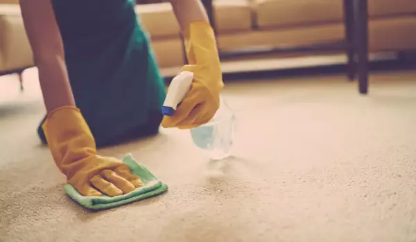Как да премахнем петната по килимите и мокетите