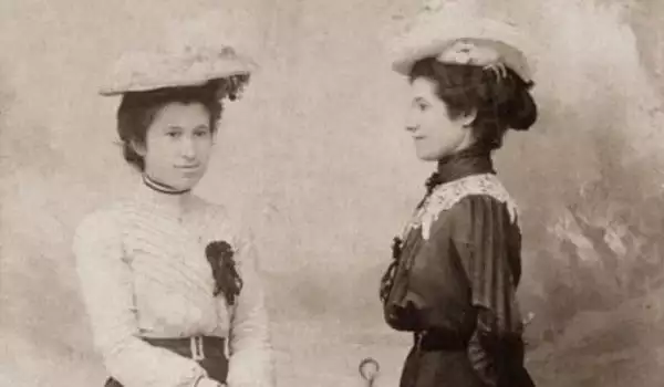 Софийска мода преди 100 години: Как са се обличали нашите баби и прабаби