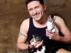 Блатечки и Яна Маринова зарадваха уличен музикант