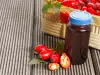 Домашни маски с шипково масло срещу бръчки и акне