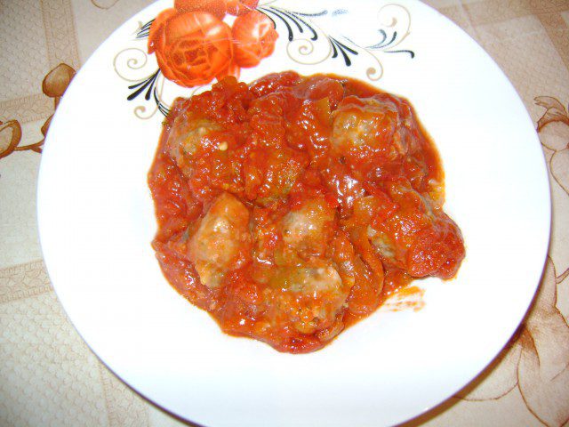 Кюфтета в доматен сос