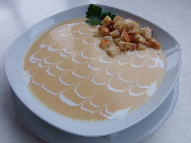 Тиквена супа с крутони