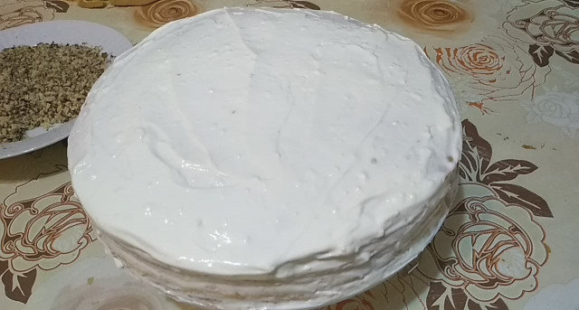 Празнична орехова торта