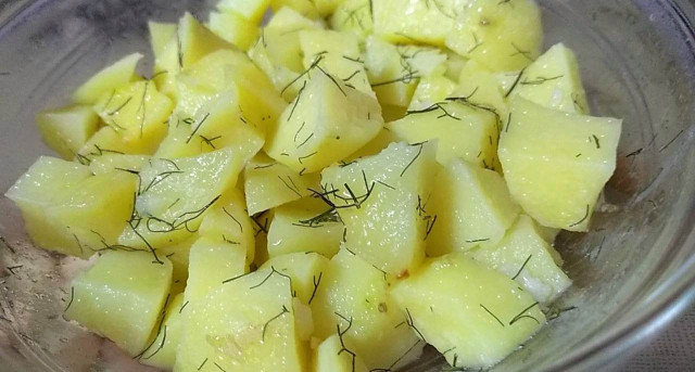 Задушени картофи в микровълнова