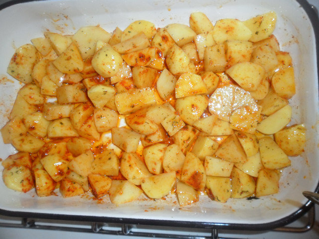 Печени картофи на фурна по селски