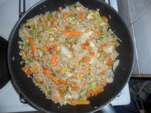 Пържен ориз със зеленчуци по китайски