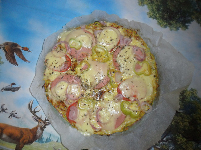 Разкошна пица с блат от тиквички и яйца
