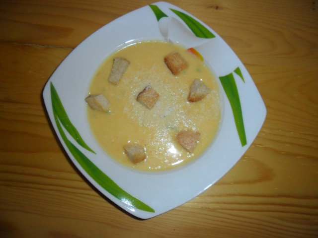 Тиквена крем супа с пармезан и крутони