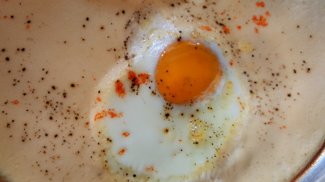 Печени яйца на очи на фурна