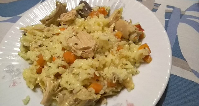 Ориз с пиле и моркови в мултикукър