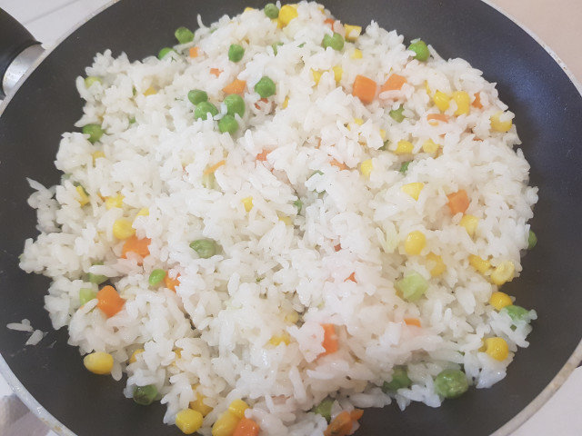 Постен ориз на тиган
