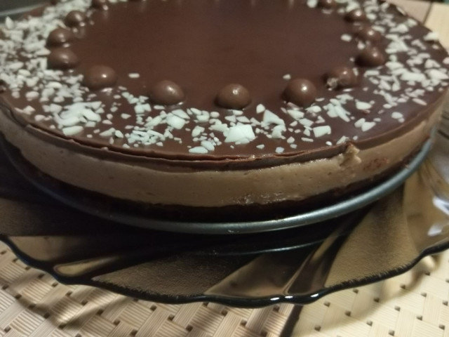 Шоколадова торта с фъстъчено масло