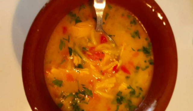 Пилешка супа с картофи и тиквички