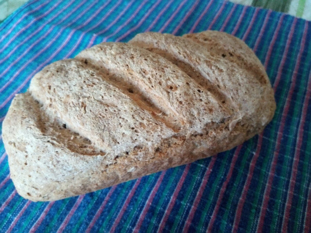 Пълнозърнесто хлебче с лимец