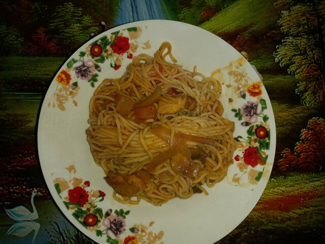Азиатски спагети в уок