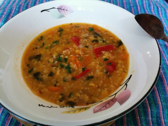 Супа с булгур и червена леща