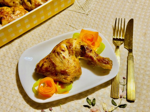 Печени пилешки бутчета с френска марината